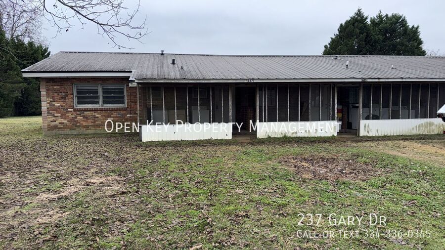 237 Gary Dr in Midland City, AL - Building Photo