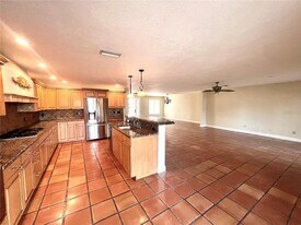 4388 13th Way NE in St. Petersburg, FL - Building Photo