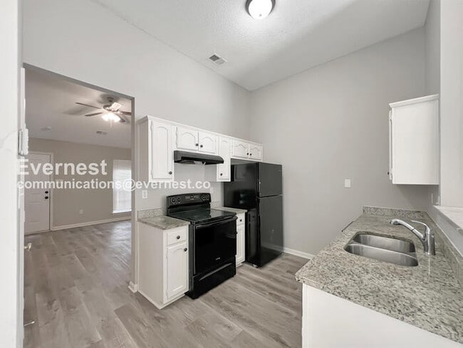 5616 Kaitlyn Dr W in Walls, MS - Building Photo - Building Photo