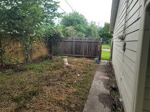 5827 Reed Rd in Houston, TX - Building Photo - Building Photo