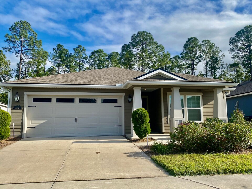 86082 Railway Pl in Yulee, FL - Foto de edificio