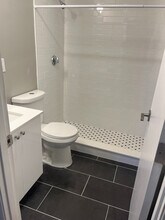 10 Parker Hill Ave, Unit 2 in Boston, MA - Foto de edificio - Building Photo