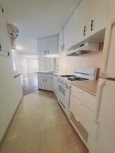 36 Givens Ave, Unit 1 in Stamford, CT - Foto de edificio - Building Photo