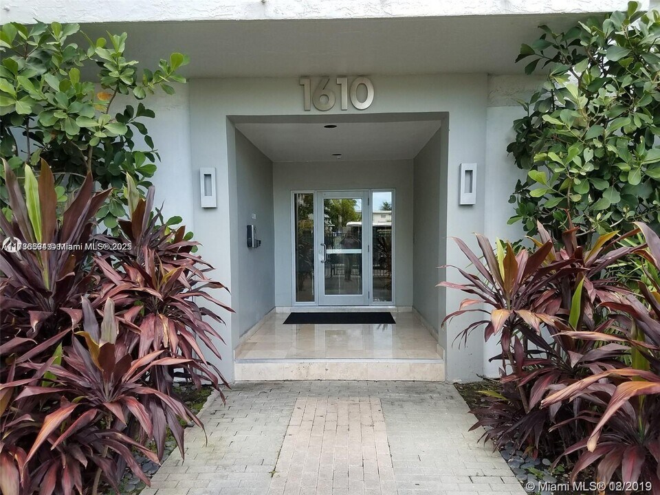 1610 Lenox Ave. in Miami Beach, FL - Building Photo