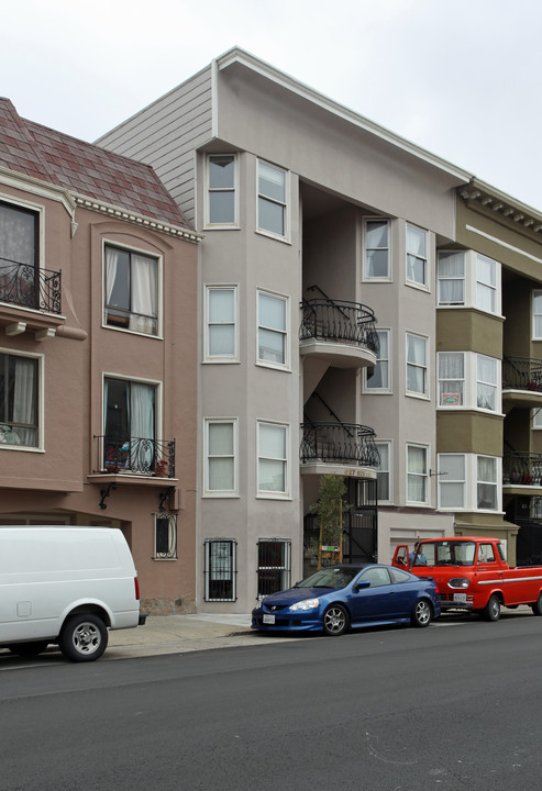 627-631 Capp St in San Francisco, CA - Building Photo