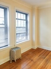522 W Briar Pl, Unit 2K in Chicago, IL - Foto de edificio - Building Photo