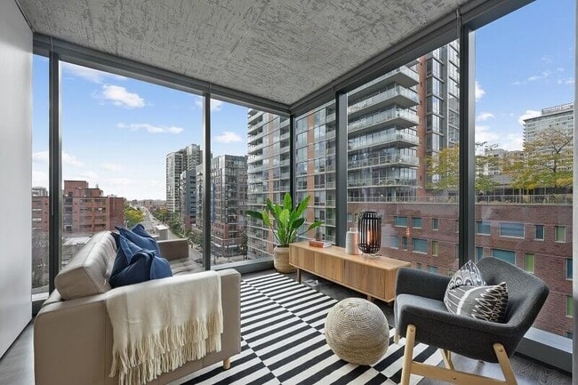 720 S Clark St, Unit 203 in Chicago, IL - Building Photo - Building Photo