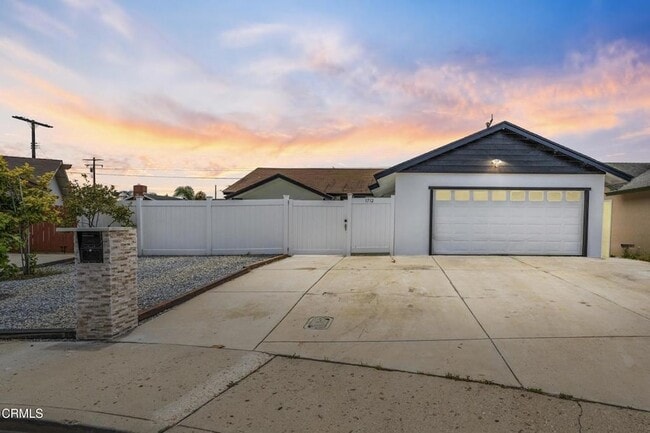 property at 1712 N 7th Pl