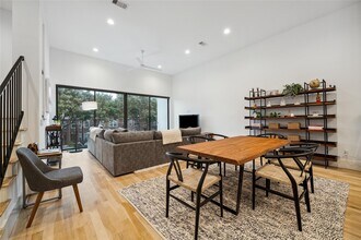 711 Memorial Heights Dr in Houston, TX - Building Photo - Building Photo