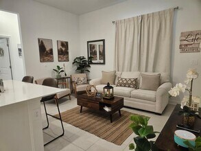 4823 Waltham Forest Dr in Davenport, FL - Building Photo - Building Photo