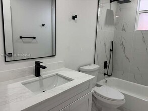 2425 SW 6th St-Unit -12 in Miami, FL - Building Photo - Building Photo