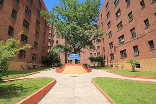 1035 Fairfield Ave Apartments