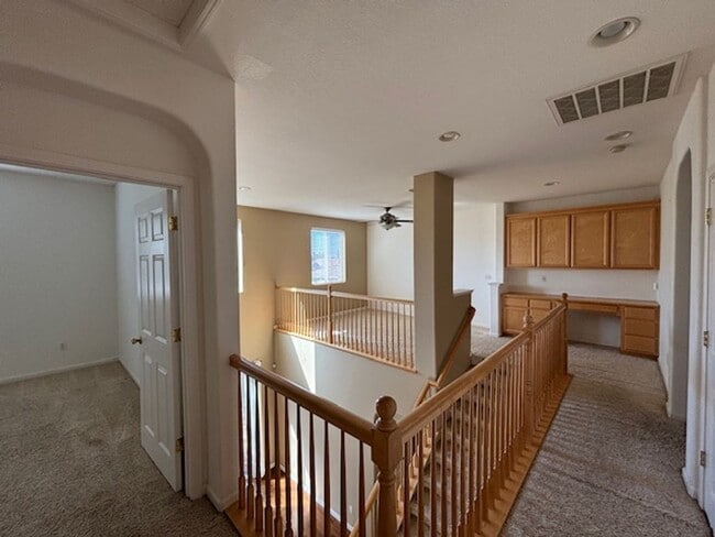 2860 Tourbrook Way in Sacramento, CA - Foto de edificio - Building Photo
