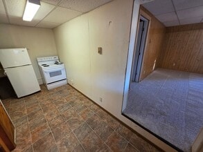 108 W Vine St in Chippewa Falls, WI - Building Photo - Building Photo