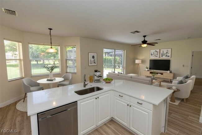 12391 Muddy Creek Ln in Ft. Myers, FL - Foto de edificio - Building Photo