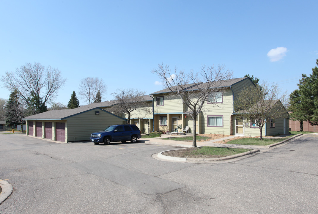 Medley Park Townhouses in Golden Valley, MN - Building Photo