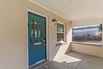 1806 Arizona Ave, Unit 1 in El Paso, TX - Foto de edificio - Building Photo