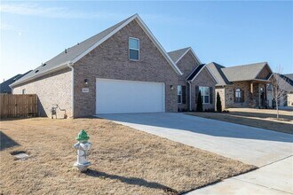 5653 Poppy Ave in Springdale, AR - Building Photo - Building Photo