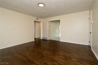 1247 Genesee Ave in Mayfield Heights, OH - Building Photo - Building Photo