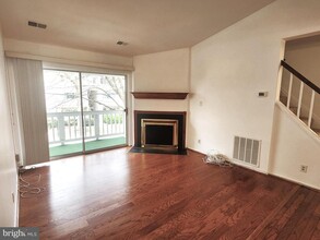 18202 Chalet Dr in Germantown, MD - Building Photo - Building Photo