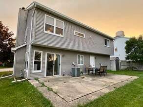 9610 63rd St in Kenosha, WI - Foto de edificio - Building Photo