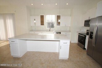 890 Vignoles Ave NE in Palm Bay, FL - Building Photo - Building Photo