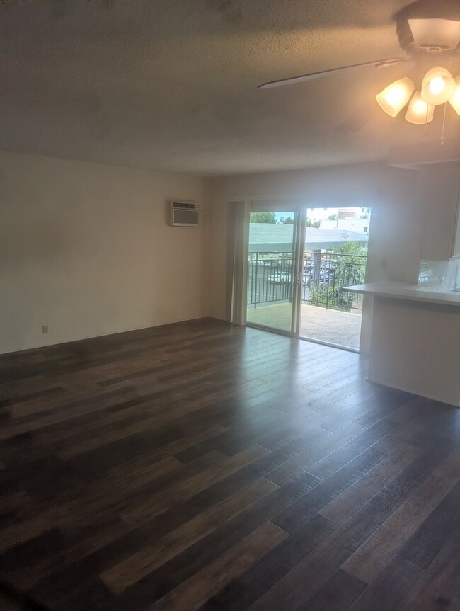 1311 Lyndon St, Unit 8