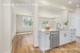 3376 NW 14th Ave in Meridian, ID - Foto de edificio - Building Photo
