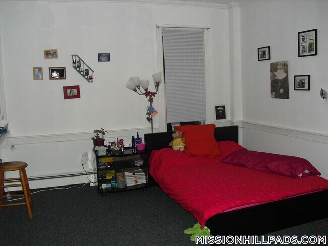 61 S Huntington Ave in Boston, MA - Building Photo - Building Photo