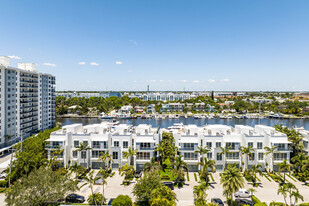 Delray Beach Yacht Club in Delray Beach, FL - Foto de edificio - Building Photo