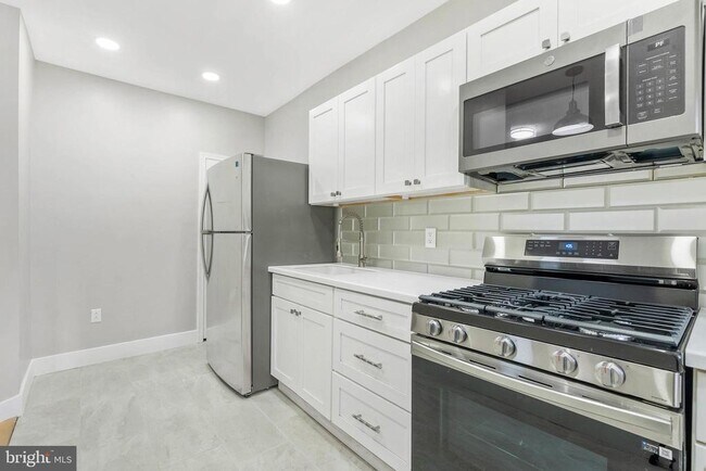6414 N Norwood St in Philadelphia, PA - Building Photo - Building Photo