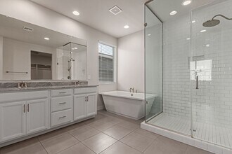 6918 W Winston Dr in Phoenix, AZ - Building Photo - Building Photo