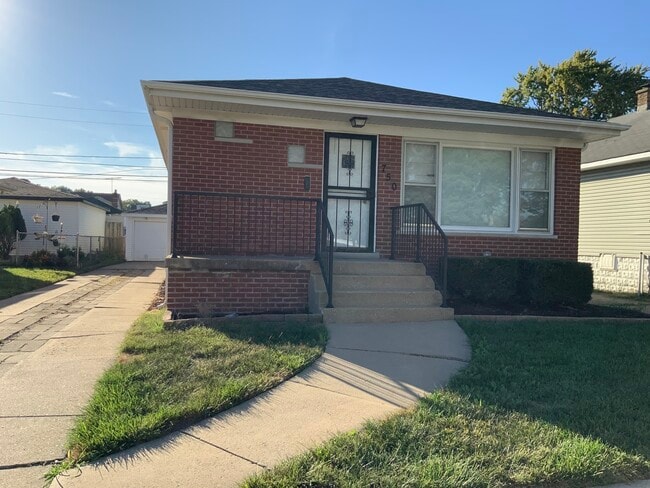 750 Greenbay Ave in Calumet City, IL - Building Photo - Building Photo