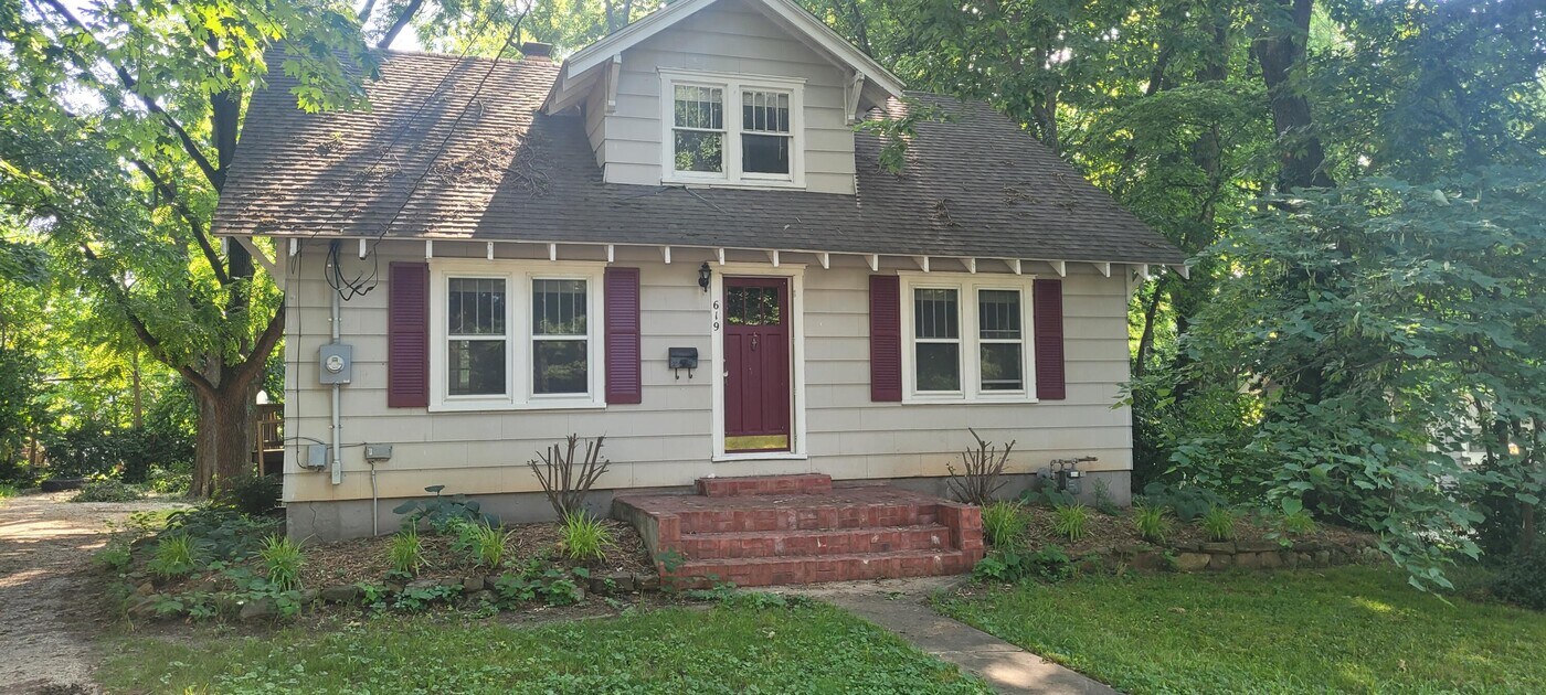 619 S Kentwood Ave in Springfield, MO - Building Photo