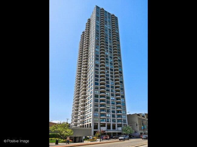 property at 2020 N Lincoln Park W