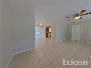 2529 Brentwood Dr in Clearwater, FL - Foto de edificio - Building Photo