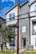 3105 Gillespie St in Houston, TX - Foto de edificio - Building Photo