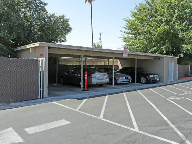 4341-4343 E Sierra Madre Ave in Fresno, CA - Building Photo - Building Photo