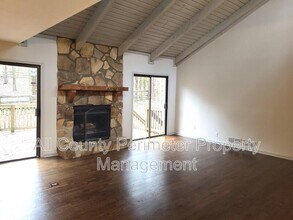 2571 Rocky Springs Dr NE in Marietta, GA - Building Photo - Building Photo