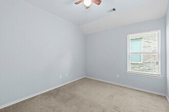 4318 Plumeria Ave in Baytown, TX - Foto de edificio - Building Photo