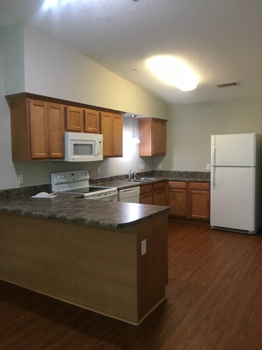 4672 Crossing Ct in Pace, FL - Building Photo