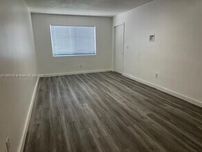3675 SW 14th St in Miami, FL - Building Photo - Building Photo
