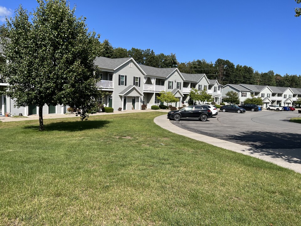 The Residence at Fort Hunter in Schenectady, NY - Building Photo