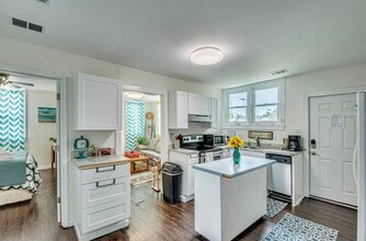 2017 Comstock Ave in North Charleston, SC - Building Photo - Building Photo