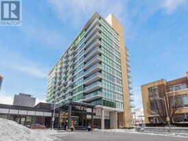 15 Singer Ct in Toronto, ON - Building Photo