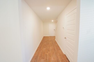 481 Coconut Dr in Bloomingdale, GA - Foto de edificio - Building Photo