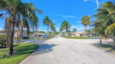 417 NE 17th Ave in Boynton Beach, FL - Building Photo - Building Photo