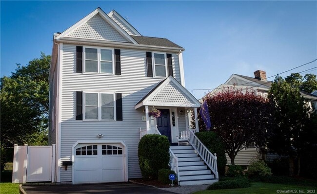 331 Riverside Dr in Fairfield, CT - Building Photo - Building Photo