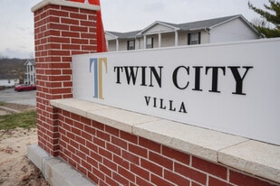 Twin City Villa in Festus, MO - Building Photo