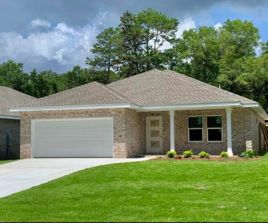302 Johnson St in Valparaiso, FL - Building Photo